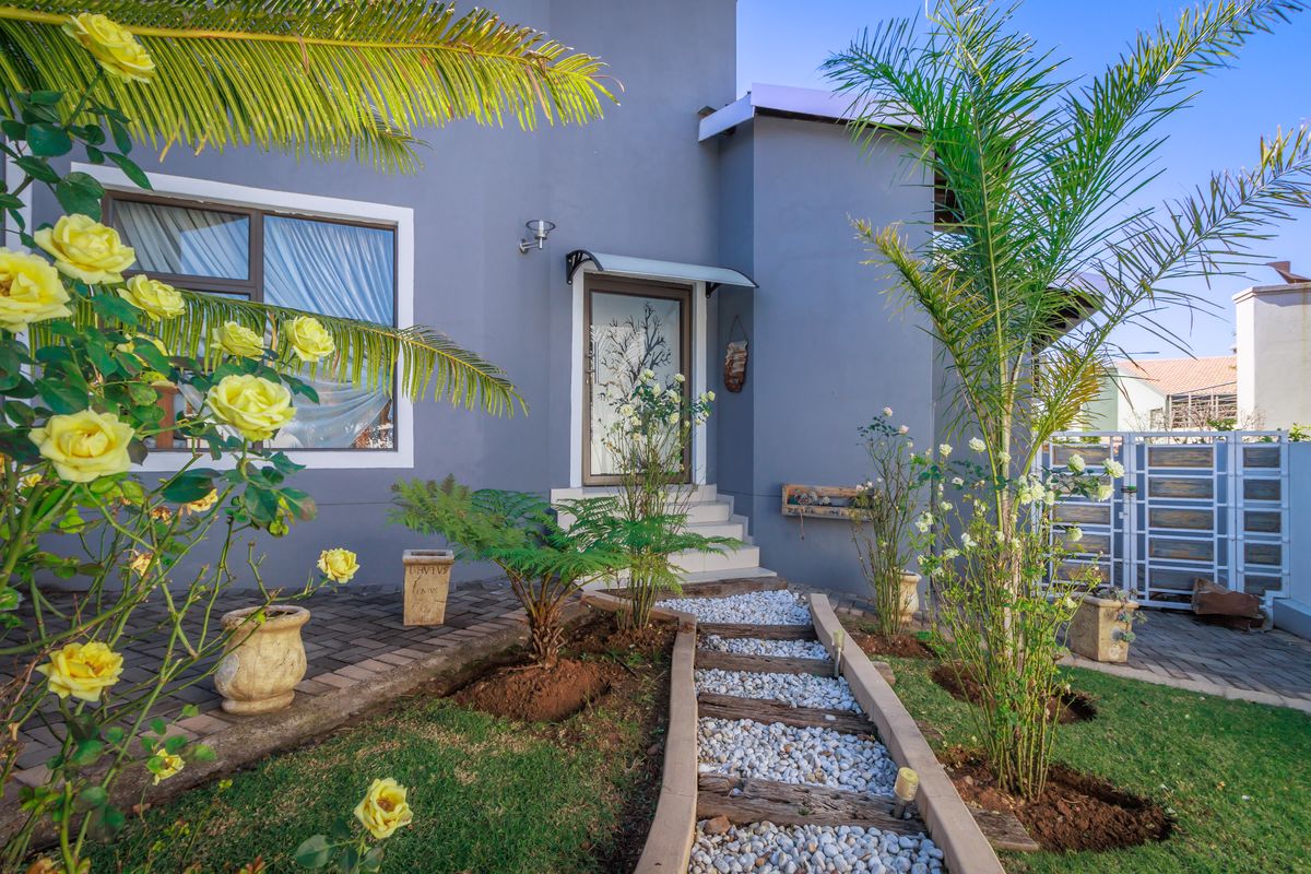 House For Sale in Homes Haven, Krugersdorp, Gauteng - Photo 2