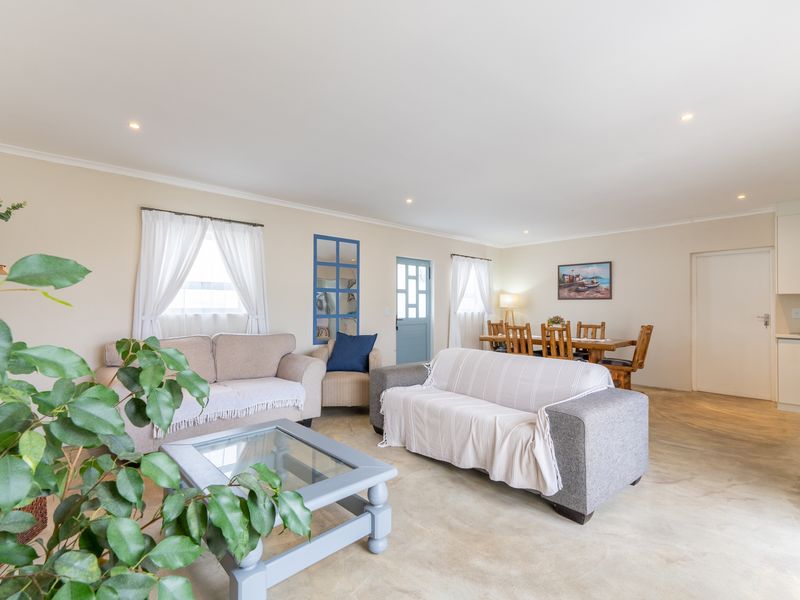 Cozy Three bedroom home in a Secure Estate - Photo 6