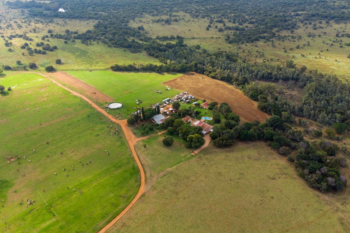 Farm for sale in Hekpoort, Krugersdorp - Photo 3