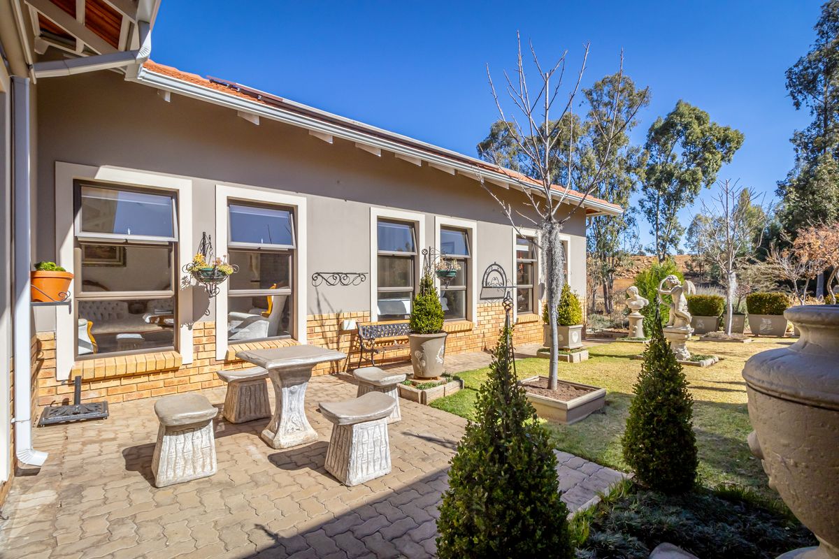 Townhouse For Sale in Jordaan Park, Heidelberg, Gauteng - Photo 3