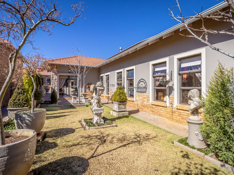 Townhouse For Sale in Jordaan Park, Heidelberg, Gauteng - Photo 4