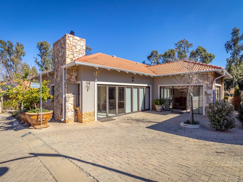 Townhouse For Sale in Jordaan Park, Heidelberg, Gauteng - Photo 1