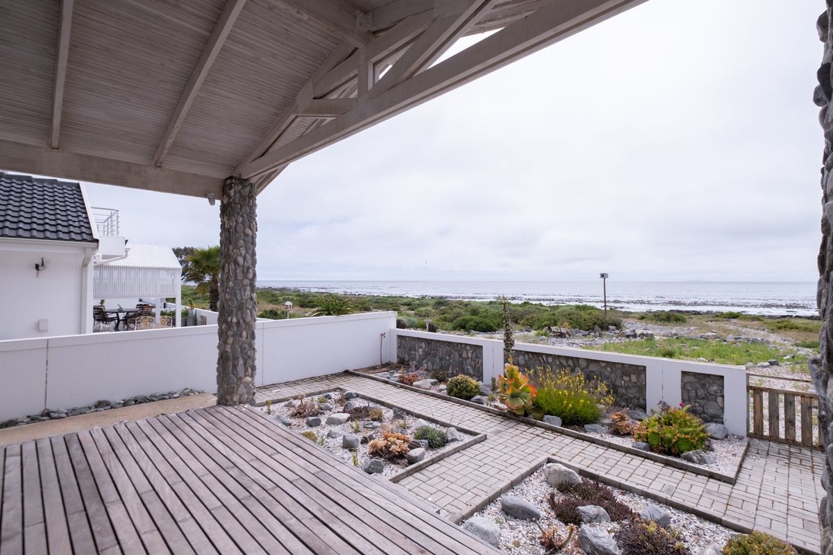 House For Sale in Sandy Point Beach Estate, Sandy Point, St Helena Bay, Western Cape - Photo 4