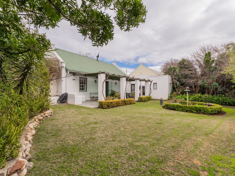 House For Sale in McGregor, Western Cape - Photo 4