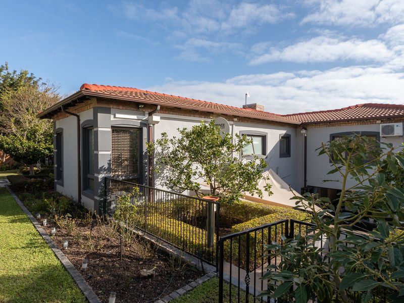 House for sale in Somerset West - Photo 2