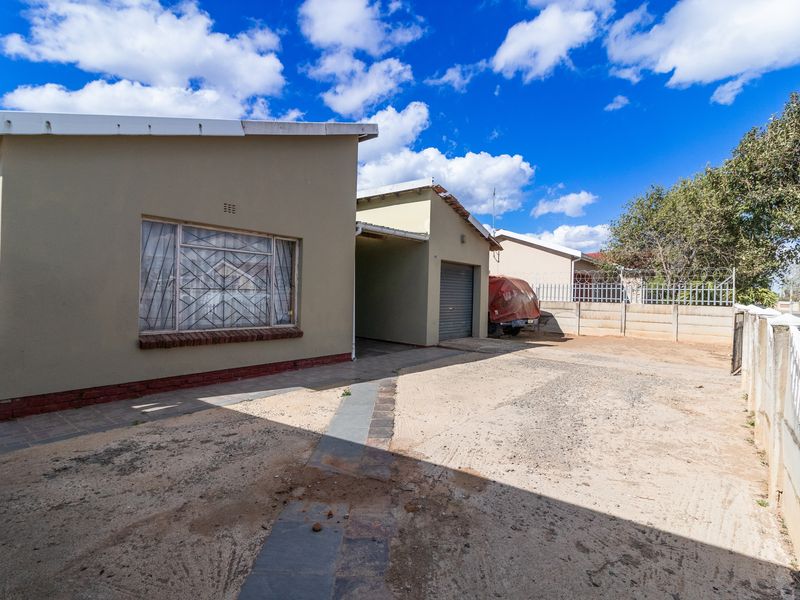 House For Sale in Bisho Park, Bhisho, Eastern Cape - Photo 2