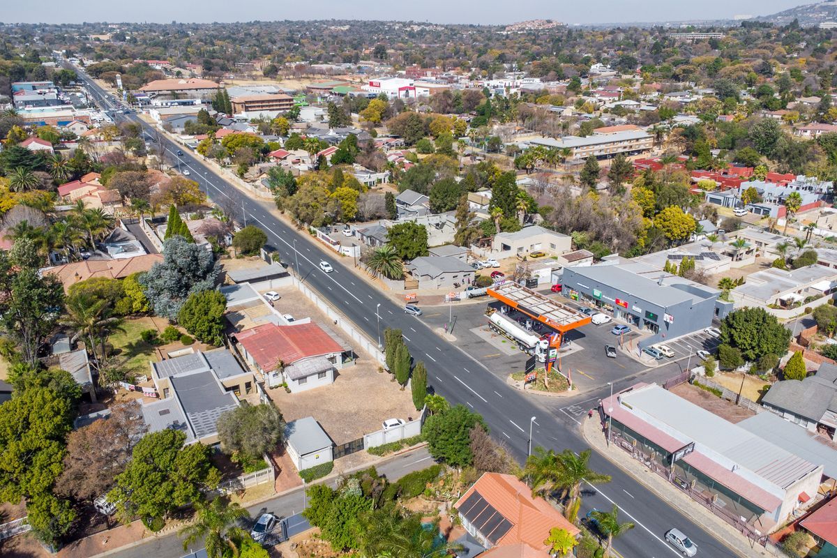 House For Sale in Fontainebleau, Randburg, Gauteng - Photo 2