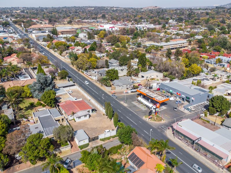 House For Sale in Fontainebleau, Randburg, Gauteng - Photo 2