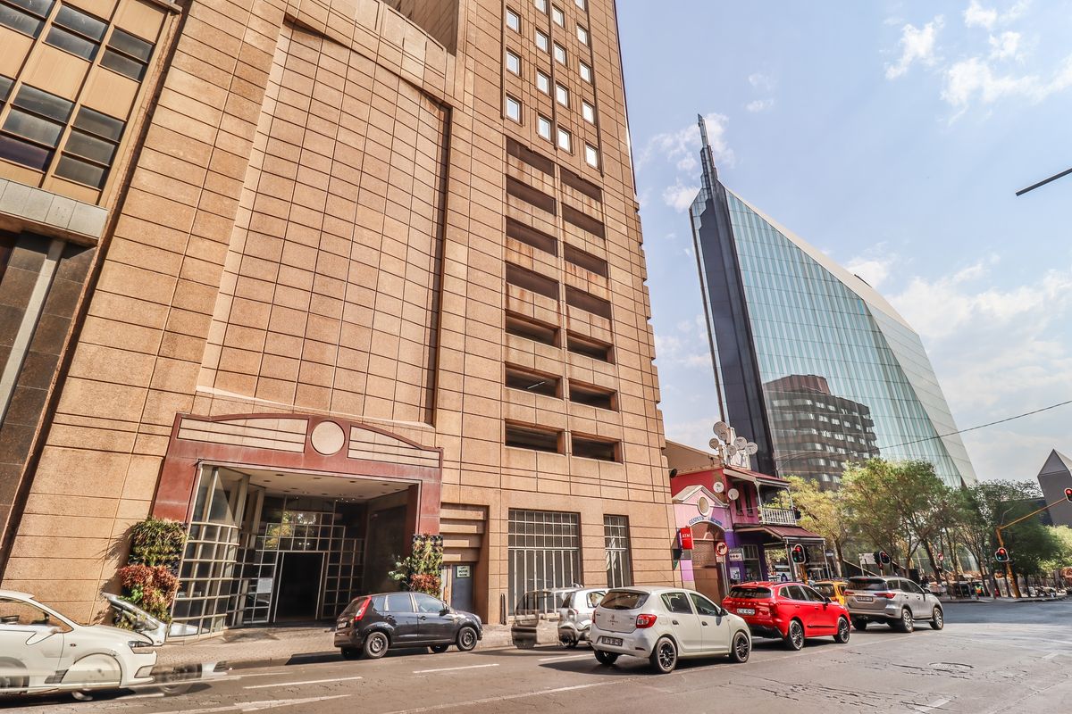 Apartment For Sale in Johannesburg Central, Johannesburg, Gauteng - Photo 2
