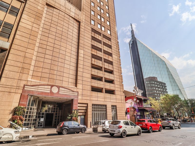 Apartment For Sale in Johannesburg Central, Johannesburg, Gauteng - Photo 2