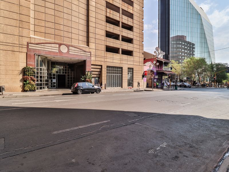Apartment For Sale in Johannesburg Central, Johannesburg, Gauteng - Photo 1