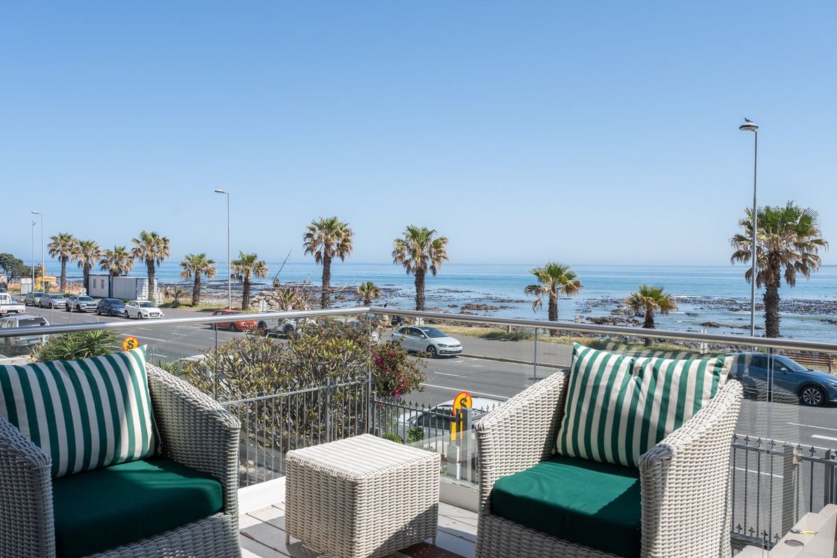 Apartment For Sale in Mouille Point, Cape Town, Western Cape - Photo 3