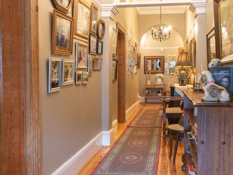 Live in this vintage beauty while earning an additional income from renting  out four apartments. - Photo 6