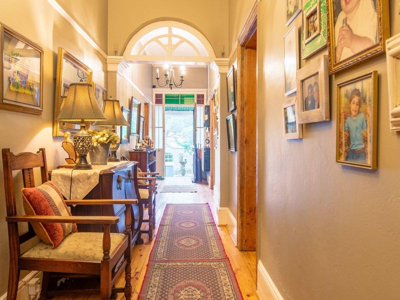 Live in this vintage beauty while earning an additional income from renting  out four apartments. - Photo 5