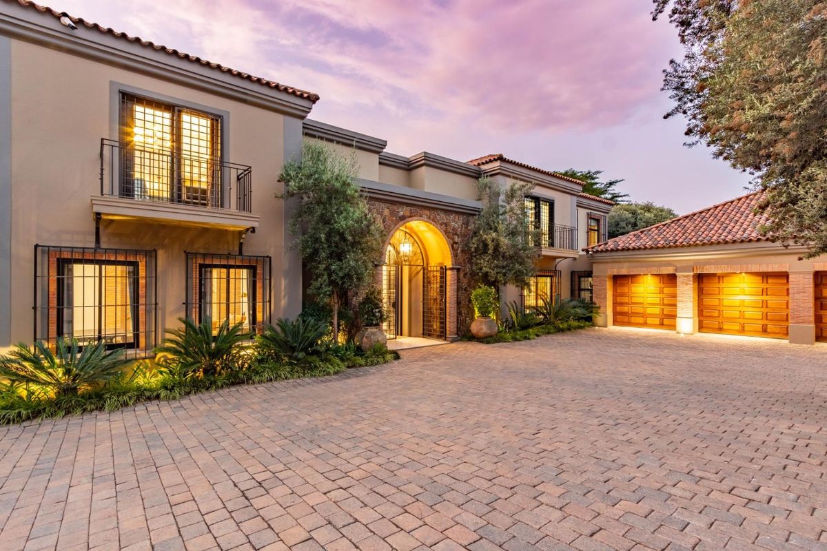 House For Sale in Bedfordview, Gauteng - Photo 2