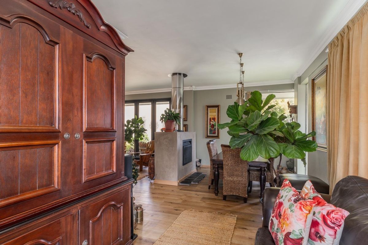 Newly Renovated 3 bedroom home. - Photo 5