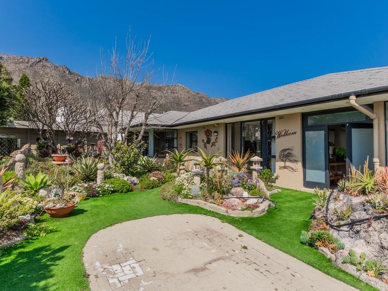 Newly Renovated 3 bedroom home. - Photo 2