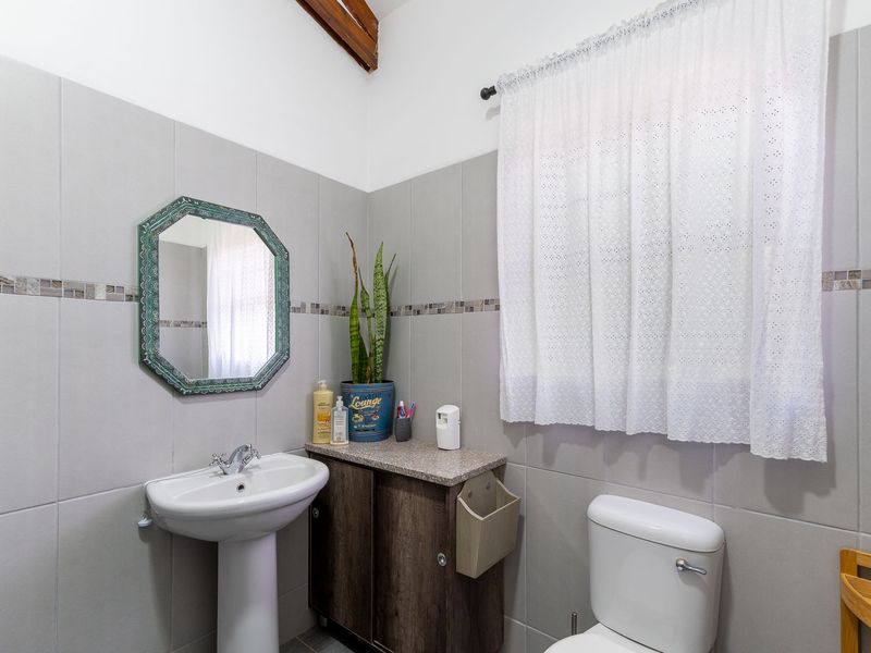 House For Sale in Riversdale, Western Cape - Photo 8