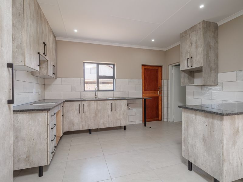 House For Sale in Hexrivier Lifestyle Estate, Waterkloof AH, Rustenburg, North West - Photo 9
