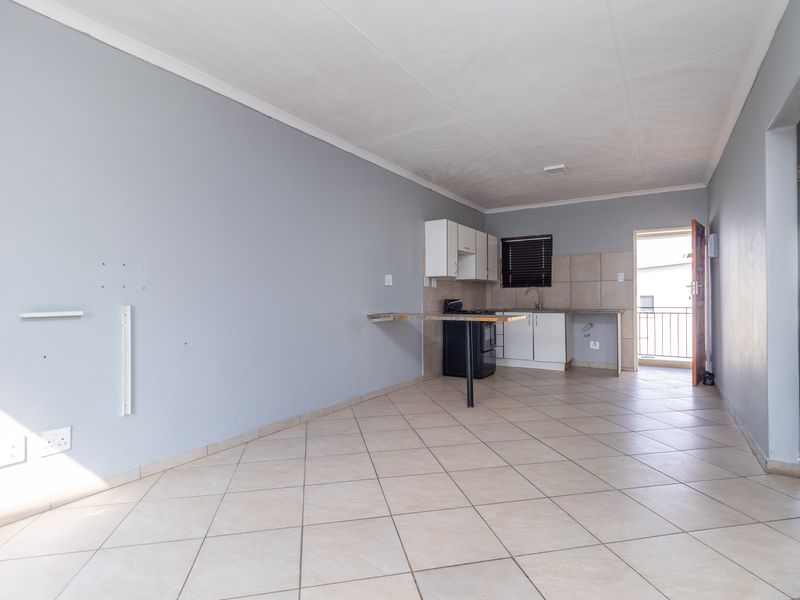 Apartment For Sale in Witpoortjie, Roodepoort, Gauteng - Photo 10