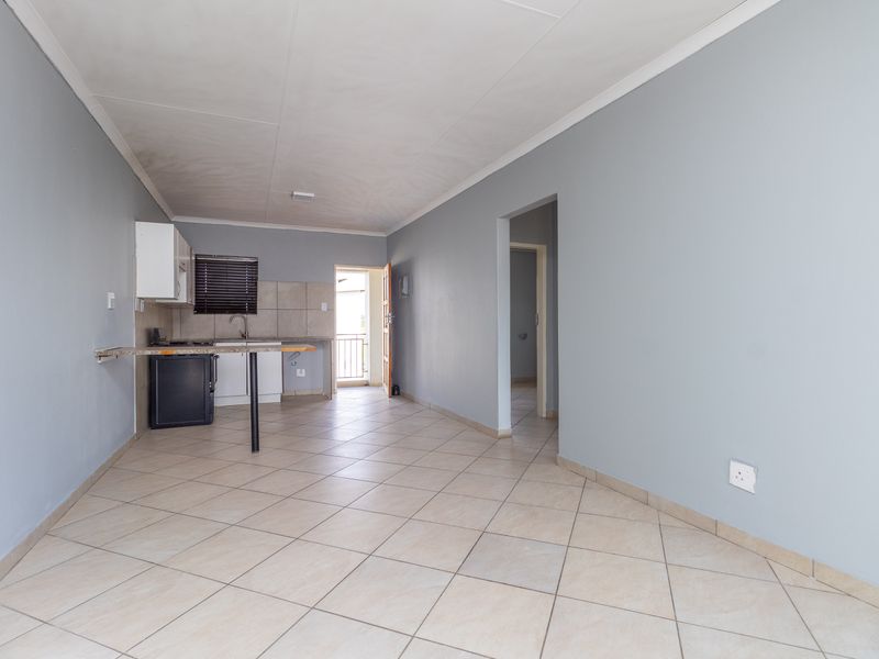 Apartment For Sale in Witpoortjie, Roodepoort, Gauteng - Photo 9