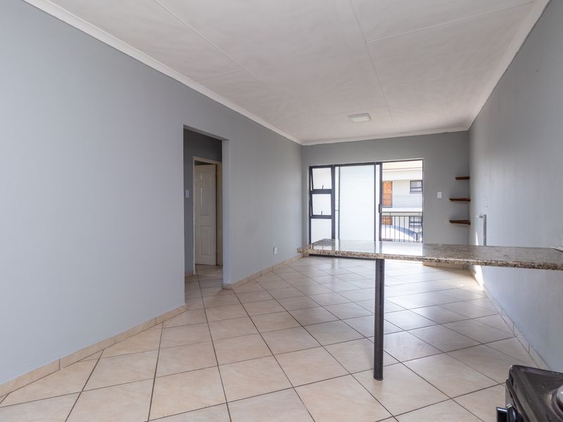 Apartment For Sale in Witpoortjie, Roodepoort, Gauteng - Photo 5