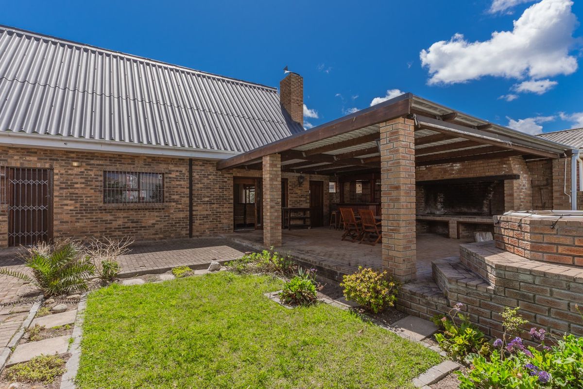 House For Sale in Franskraal, Gansbaai, Western Cape - Photo 2