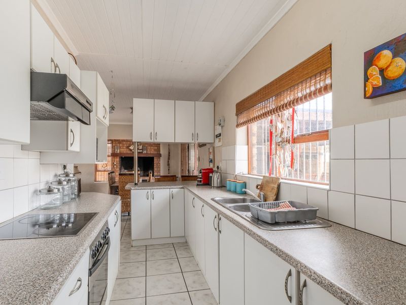 House For Sale in Franskraal, Gansbaai, Western Cape - Photo 4