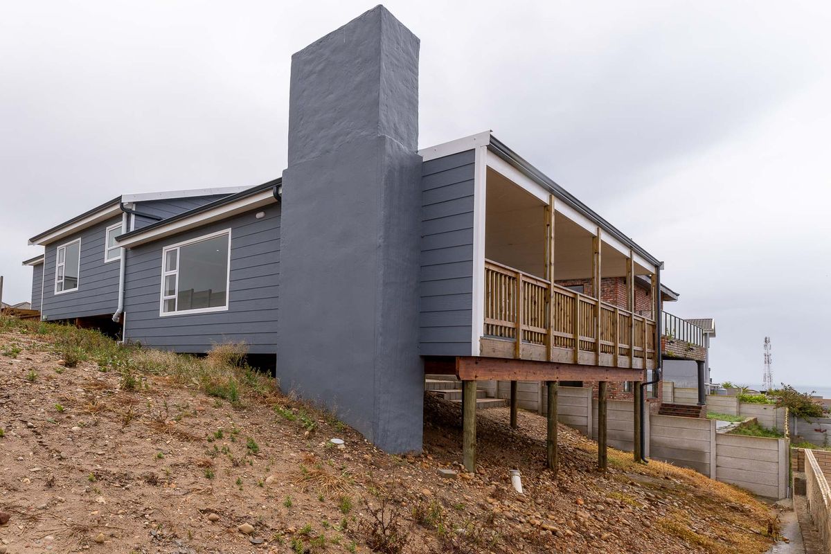 Brand new modern nutec home with sea and mountain views! - Photo 4
