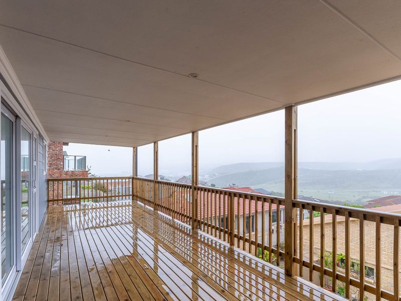 Brand new modern nutec home with sea and mountain views! - Photo 5
