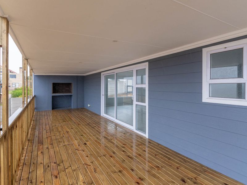 Brand new modern nutec home with sea and mountain views! - Photo 1