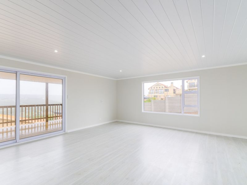 Brand new modern nutec home with sea and mountain views! - Photo 8