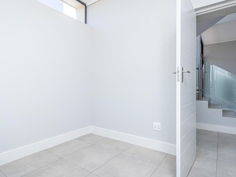 NEXT LEVEL LIVING  -  STUNNING 4 BEDROOM MODERN MARVEL - Photo 10