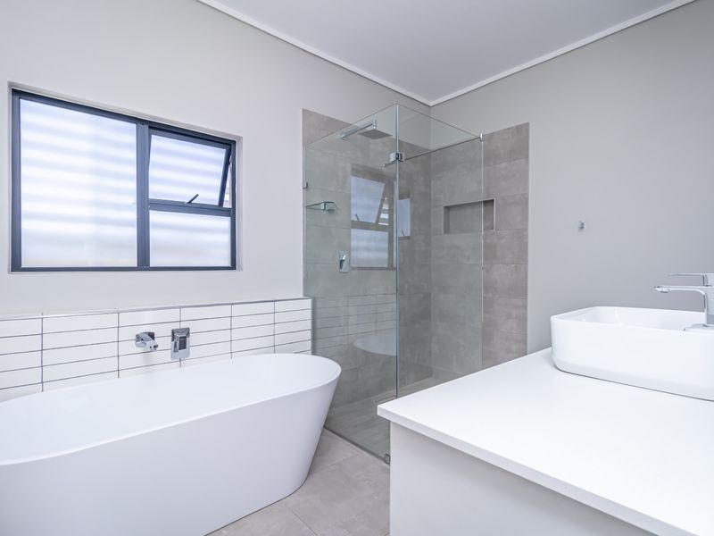 House For Sale in Fourways, Sandton, Gauteng - Photo 6