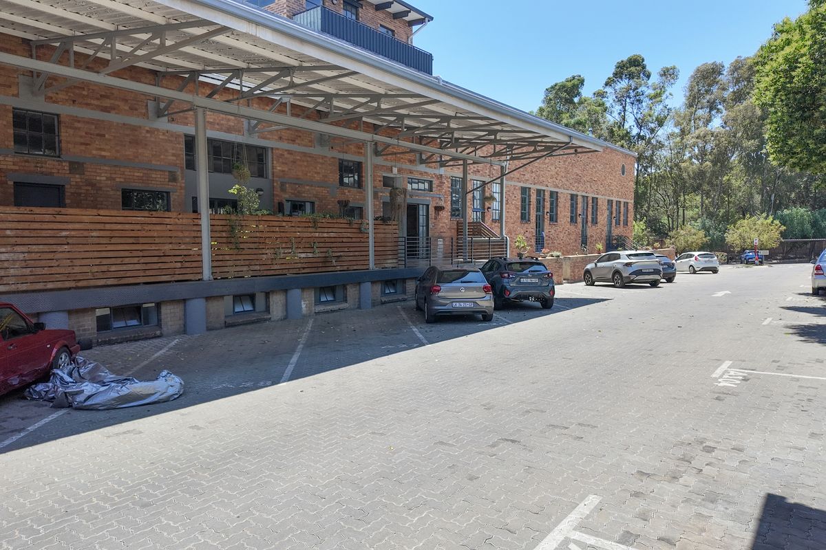 Townhouse For Sale in Braamfontein Werf, Johannesburg, Gauteng - Photo 3