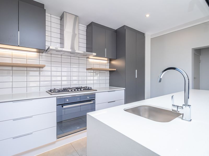 House For Sale in Fourways, Sandton, Gauteng - Photo 2