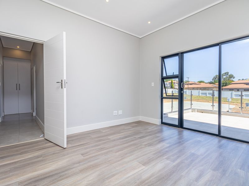 House For Sale in Fourways, Sandton, Gauteng - Photo 5