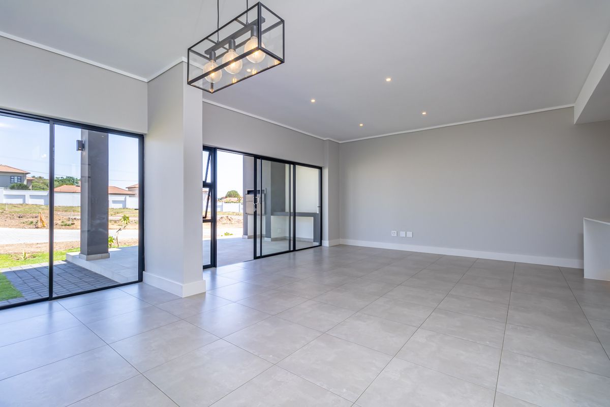 House For Sale in Fourways, Sandton, Gauteng - Photo 2