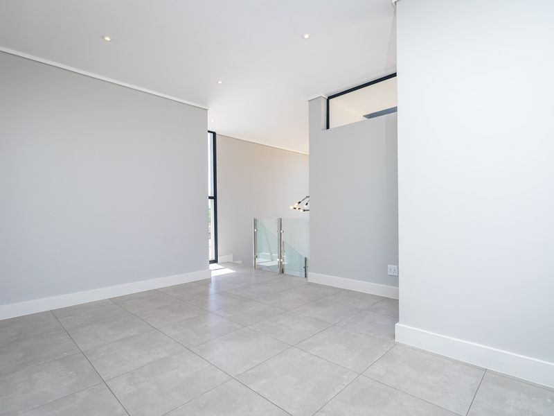 House For Sale in Fourways, Sandton, Gauteng - Photo 3