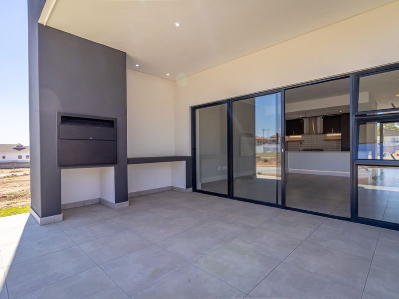 House For Sale in Fourways, Sandton, Gauteng - Photo 6
