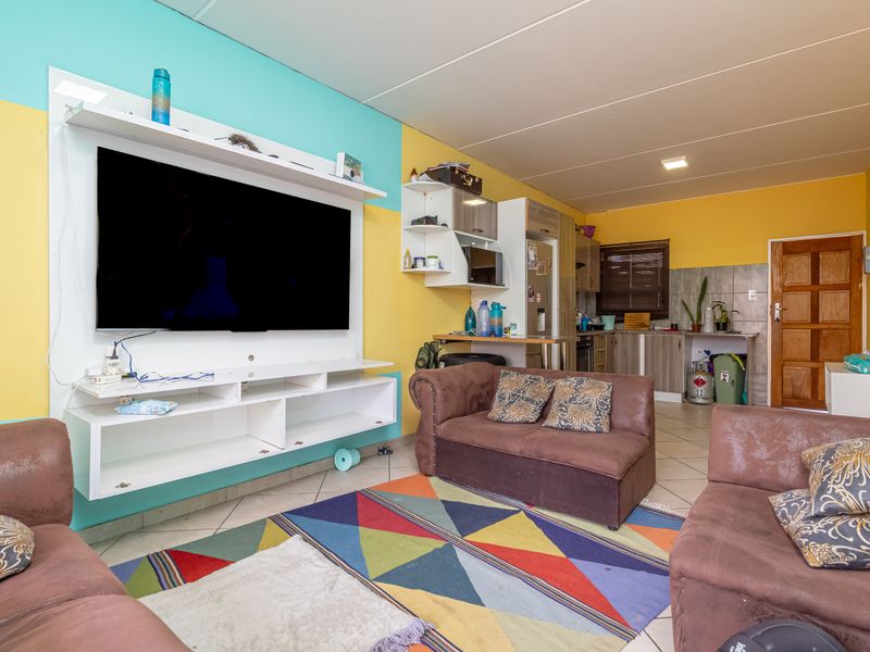 Apartment For Sale in Witpoortjie, Roodepoort, Gauteng - Photo 9