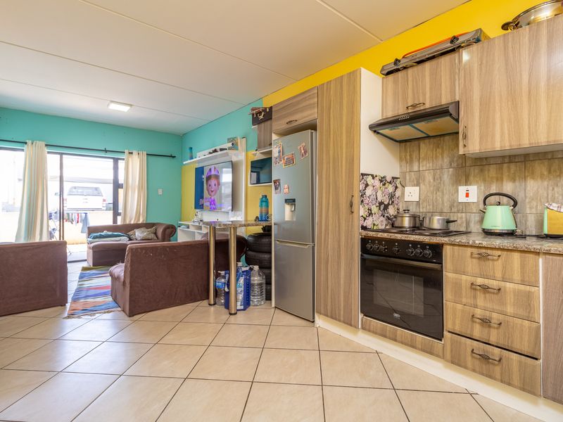 Apartment For Sale in Witpoortjie, Roodepoort, Gauteng - Photo 6