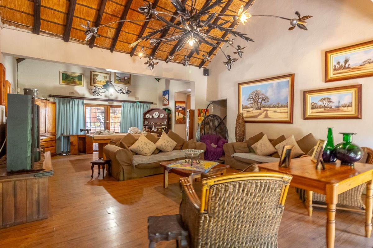 House For Sale in Cashan, Rustenburg, North West - Photo 3