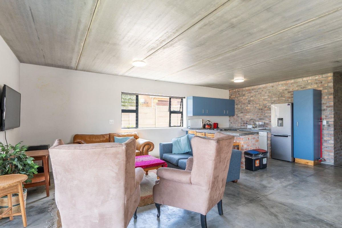 Pringle Bay Spacious 3-Bedroom Rental at the Foot of the Mountain. - Photo 5