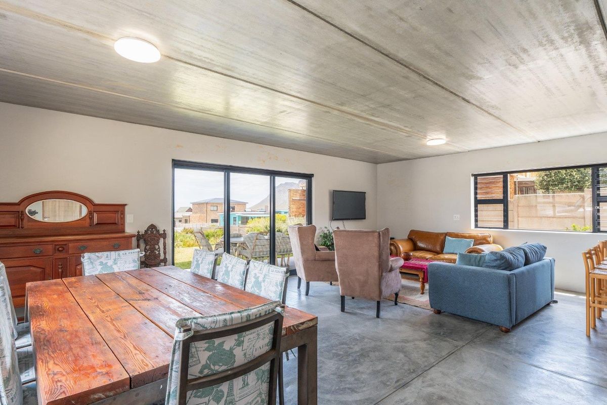 Pringle Bay Spacious 3-Bedroom Rental at the Foot of the Mountain. - Photo 4