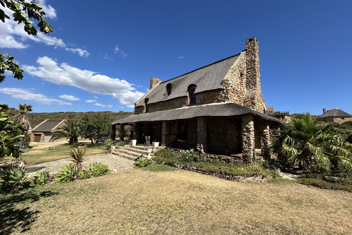 House For Sale in McGregor, Western Cape - Photo 2