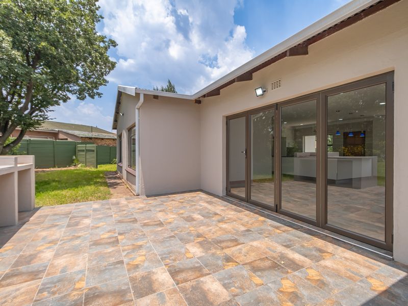 House For Sale in Heidelberg Central, Heidelberg, Gauteng - Photo 5