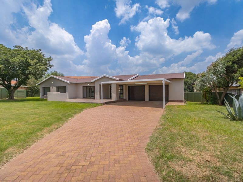House For Sale in Heidelberg Central, Heidelberg, Gauteng - Photo 3
