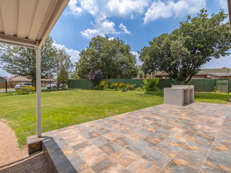 House For Sale in Heidelberg Central, Heidelberg, Gauteng - Photo 5