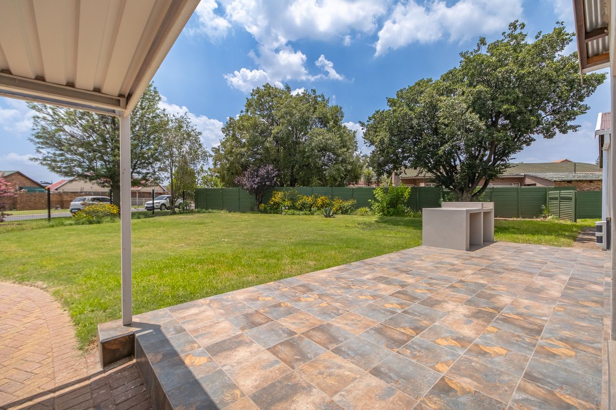 House For Sale in Heidelberg Central, Heidelberg, Gauteng - Photo 5